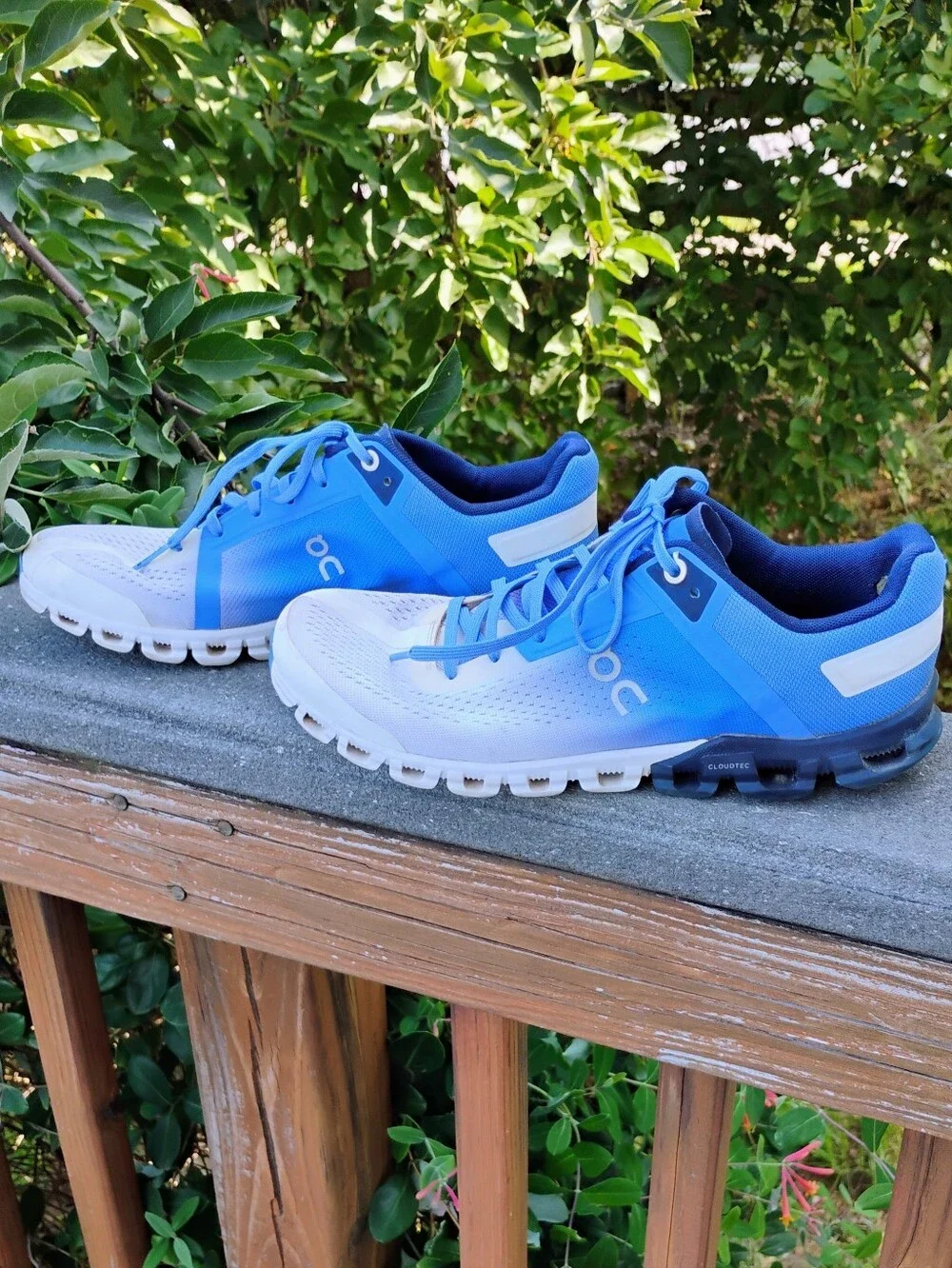 On Cloudflow Marina Blue White Running Shoes Gorpcore Sporty Athleisure - 8.5